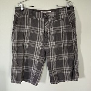BKE Gray plaid Mens Shorts size 33